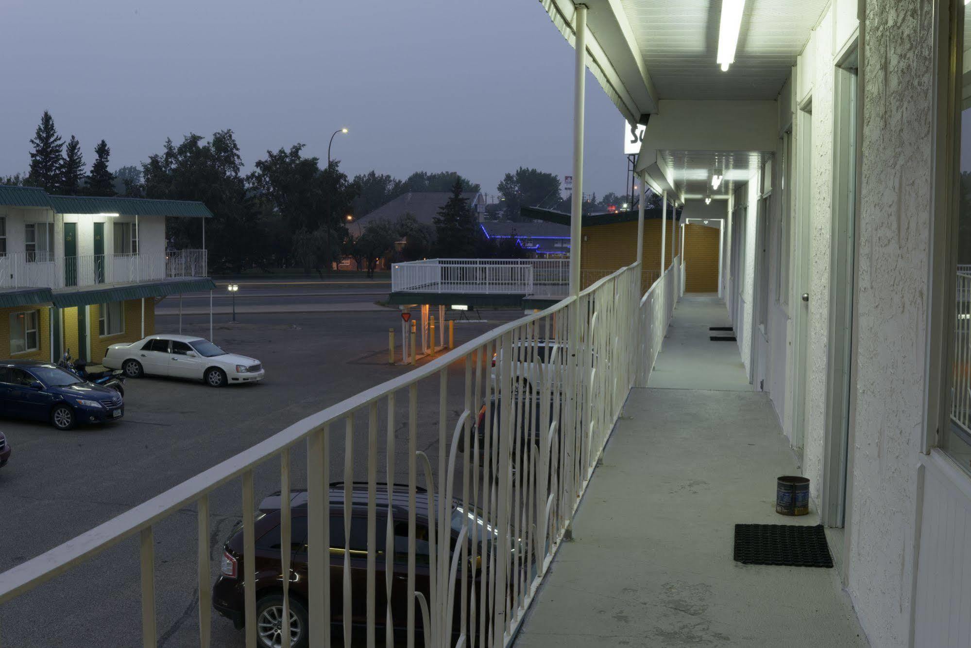 Sun-Dek Motel Medicine Hat Εξωτερικό φωτογραφία