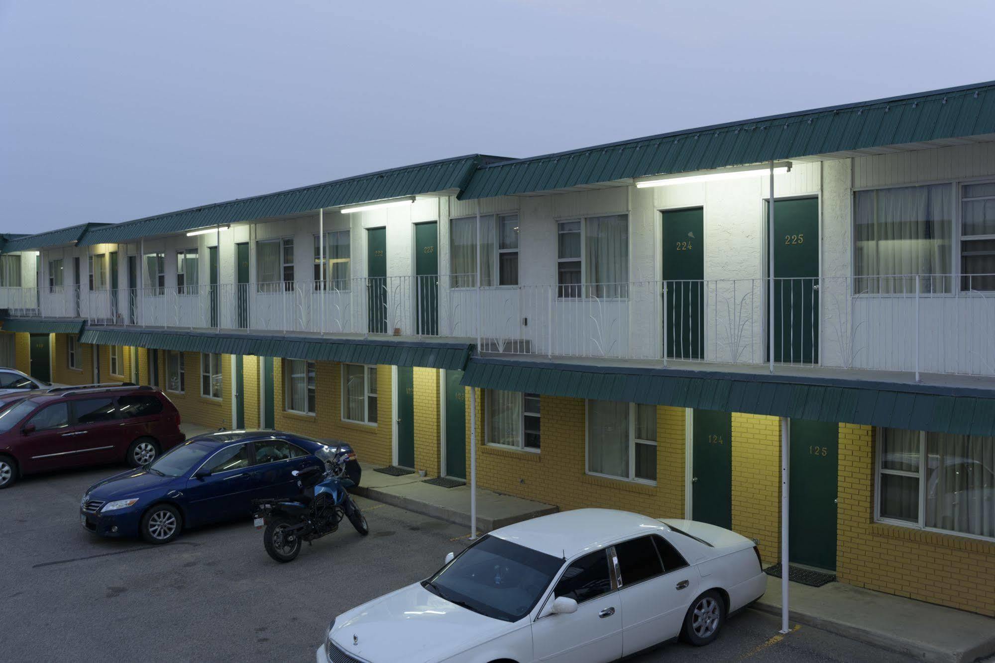 Sun-Dek Motel Medicine Hat Εξωτερικό φωτογραφία