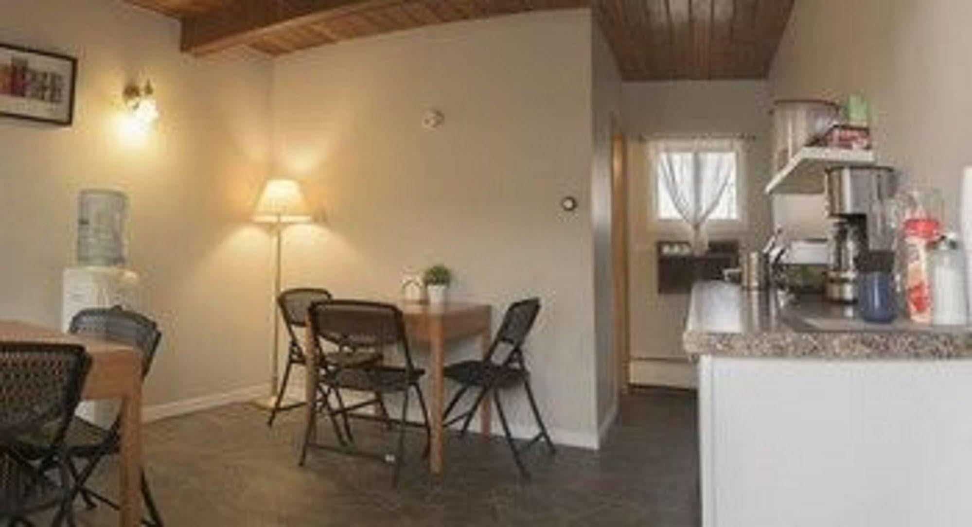 Sun-Dek Motel Medicine Hat Εξωτερικό φωτογραφία