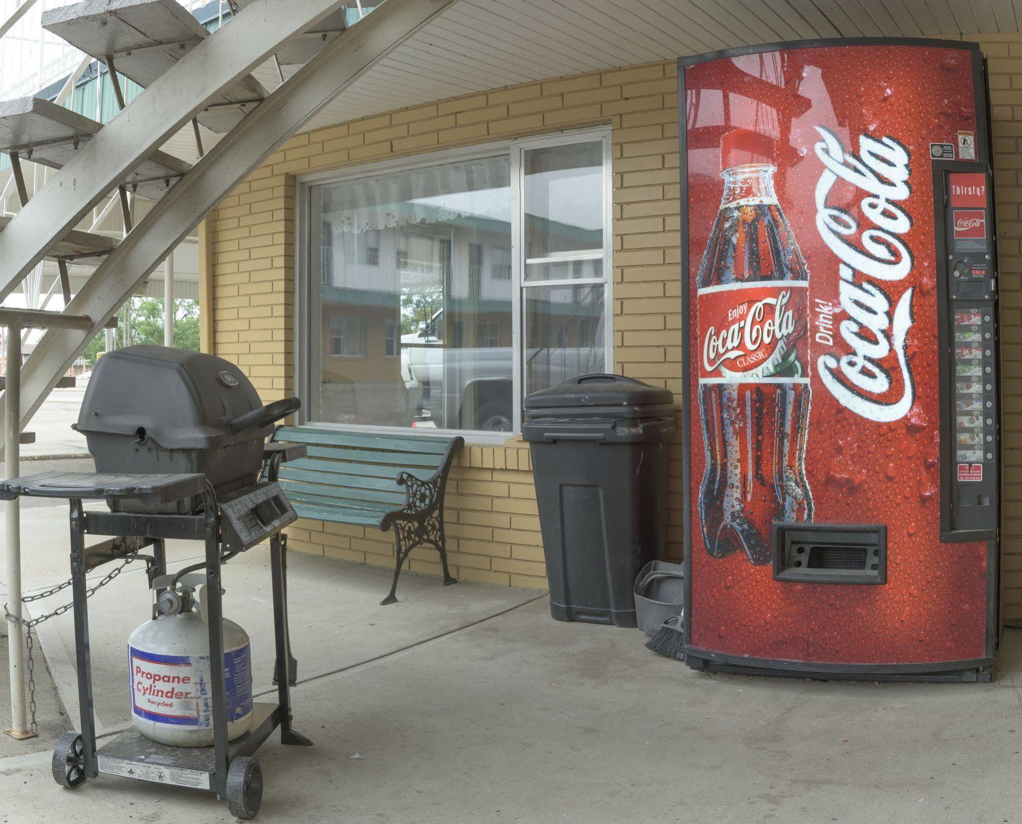Sun-Dek Motel Medicine Hat Εξωτερικό φωτογραφία